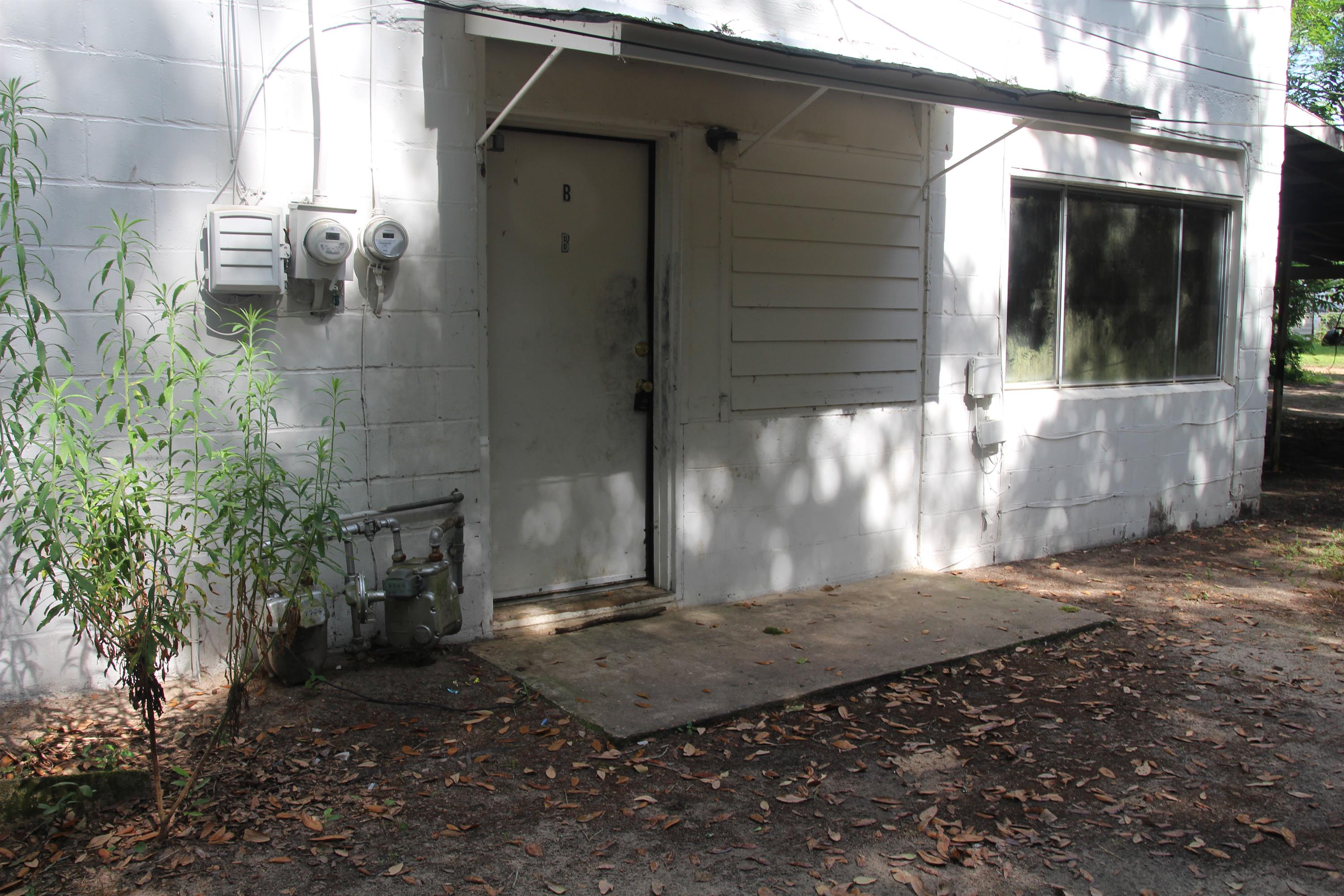 921 W 4th Ave
