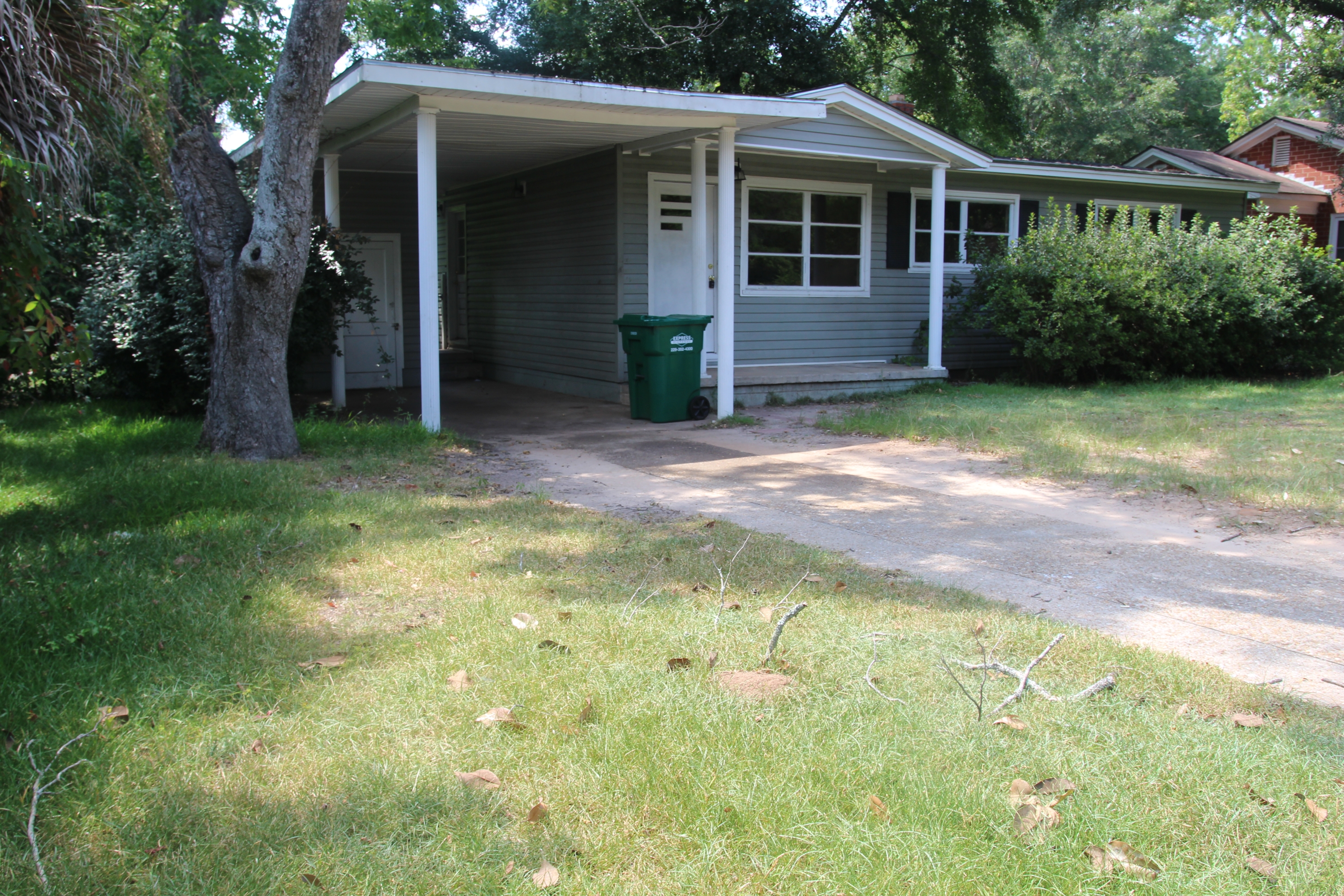 103 South Shadowlawn Drive